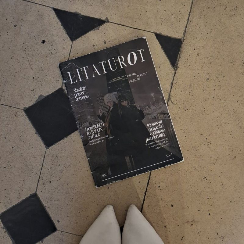 Litaturot magazine #1 "Absolute Power Corrupts" cover